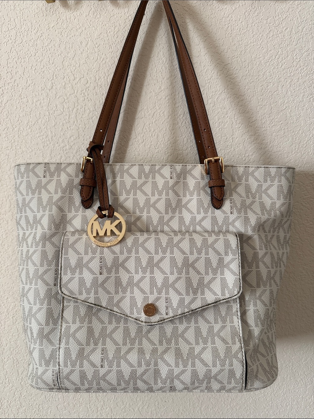 Michael Kors Jet Set Medium Multipocket Tote
